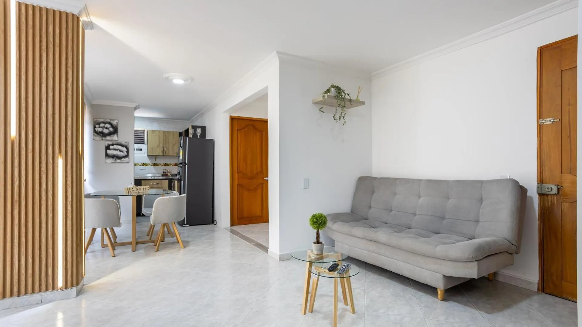 Parque De Envigado A 350 Mts, 2Bd, 500Mb Internet Apartment