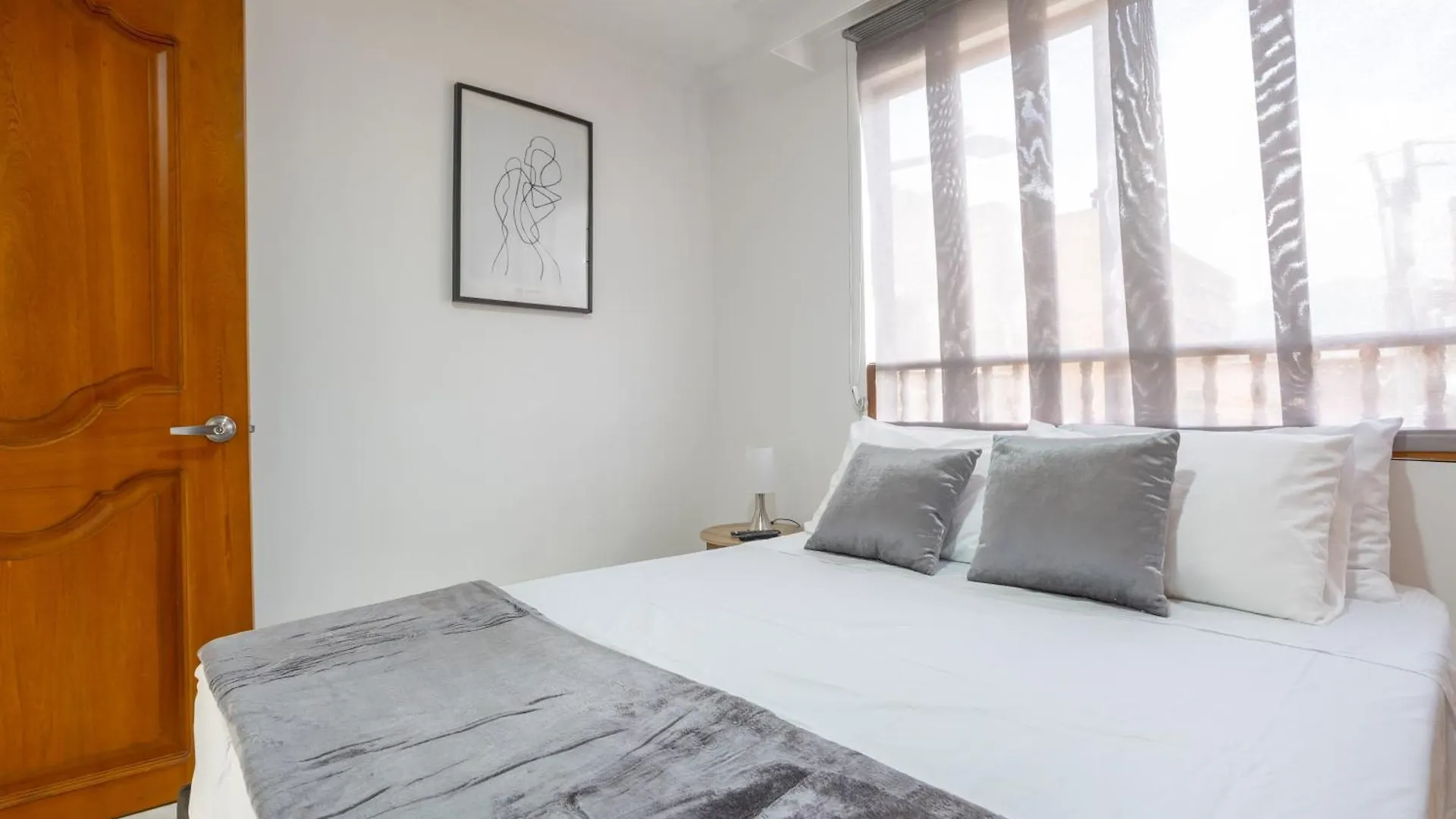Parque De Envigado A 350 Mts, 2Bd, 500Mb Internet Apartment 0*,  Colombia
