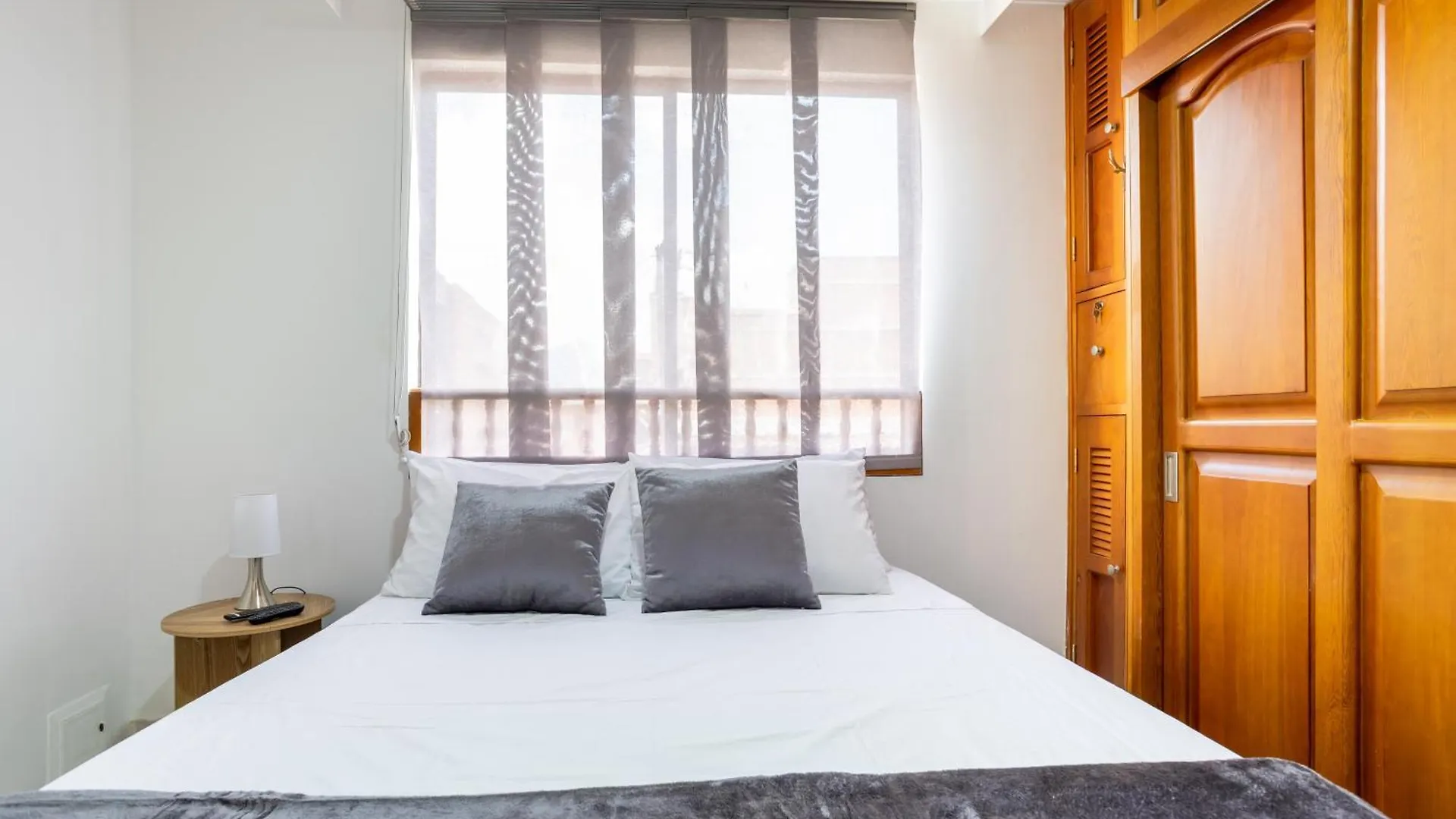 Parque De Envigado A 350 Mts, 2Bd, 500Mb Internet Apartment