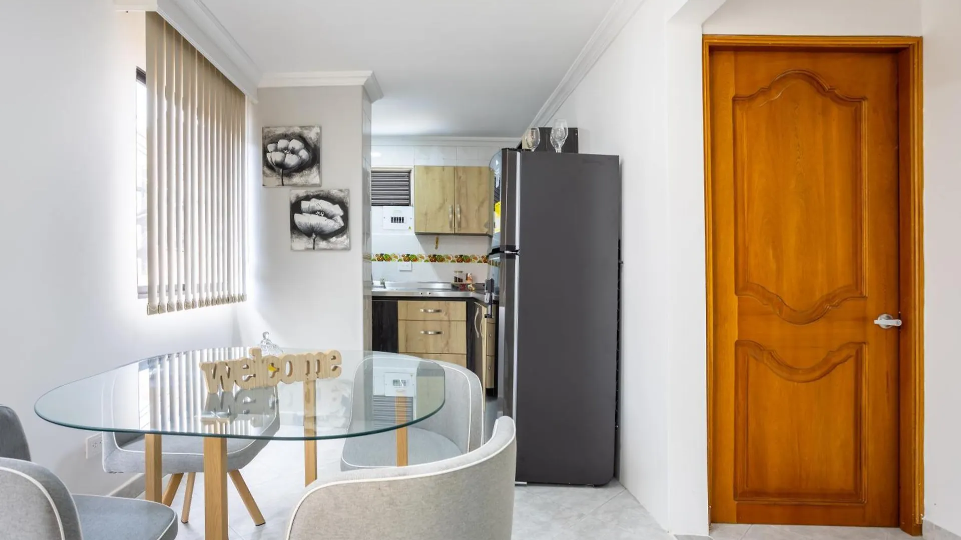Parque De Envigado A 350 Mts, 2Bd, 500Mb Internet Apartment