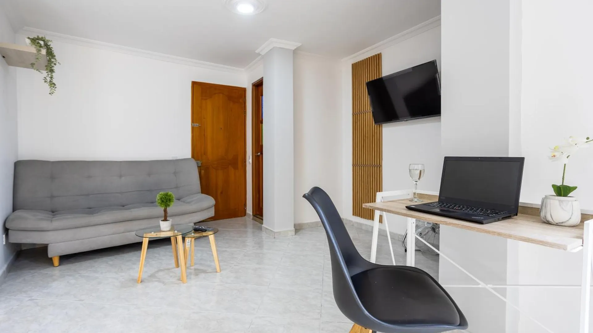 Parque De Envigado A 350 Mts, 2Bd, 500Mb Internet Apartment 0*,