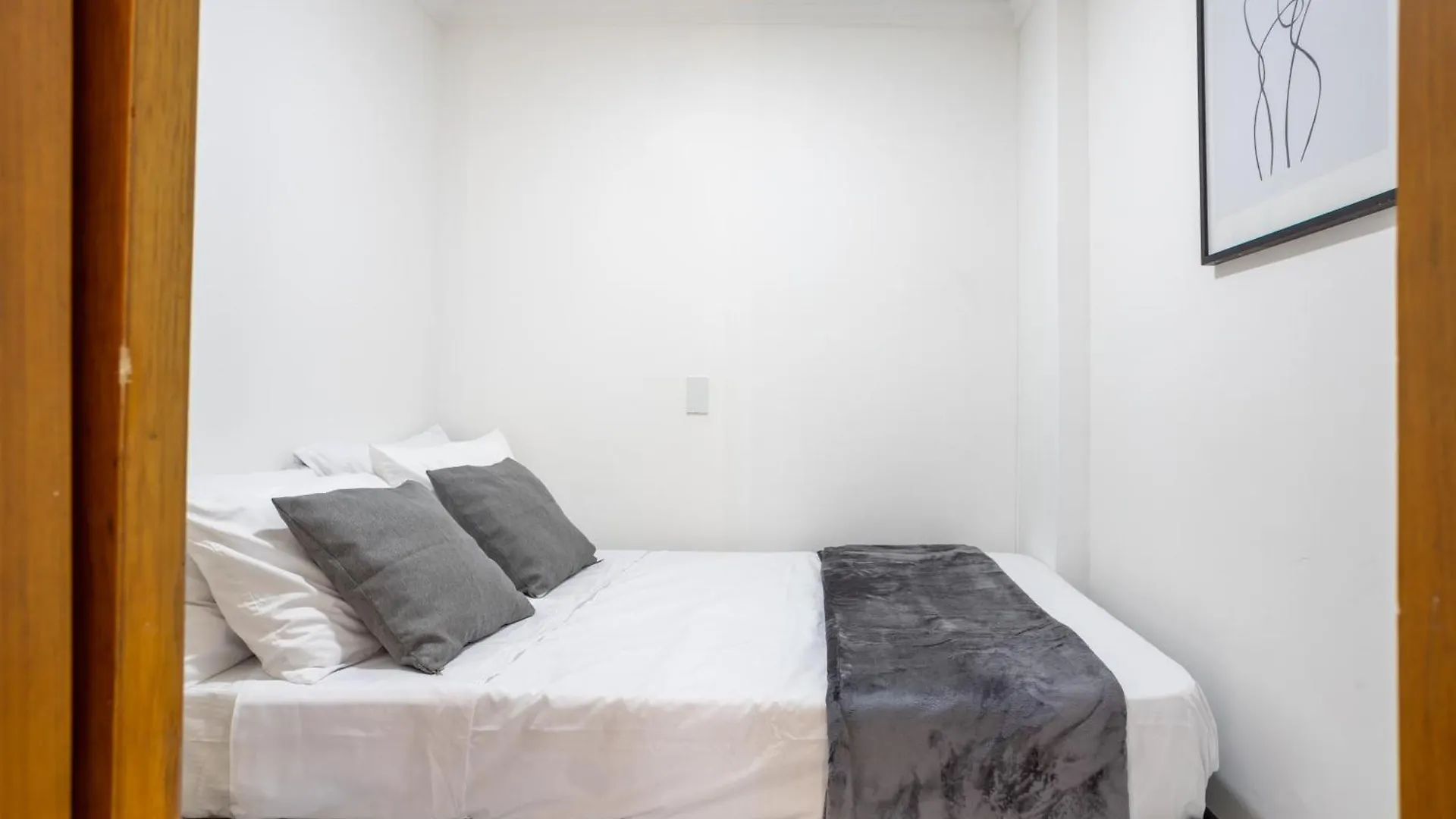 Parque De Envigado A 350 Mts, 2Bd, 500Mb Internet Apartment Colombia