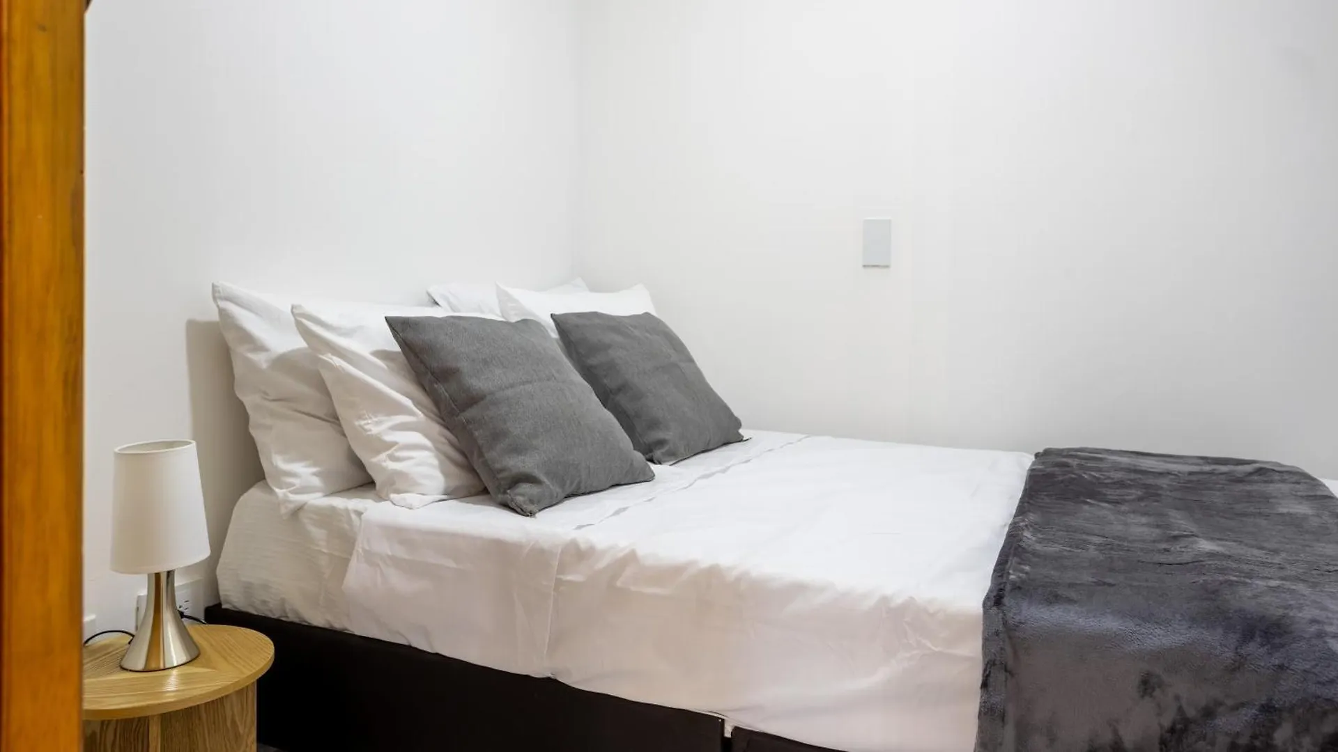 Parque De Envigado A 350 Mts, 2Bd, 500Mb Internet Apartment